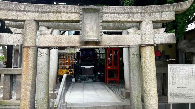 Hikan Inari Shrine: Asakusa’s Hidden Gem, the Shrine of the Auspicious White Fox